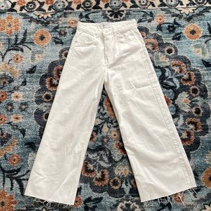 White cropped wide leg Zara’s jeans